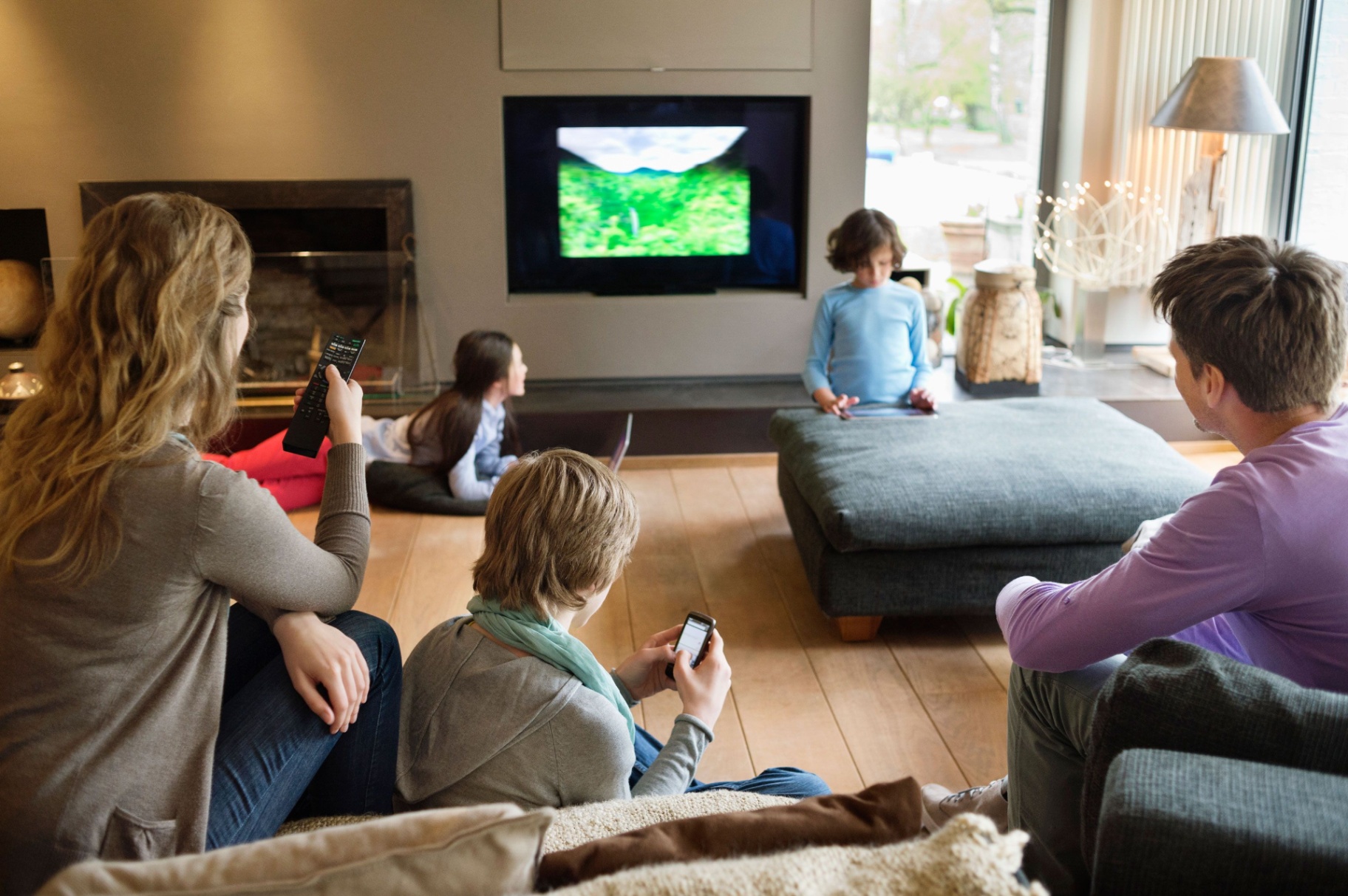 Empowering digital living in the UAE through innovative Wi-Fi, mobile connectivity, and television solutions